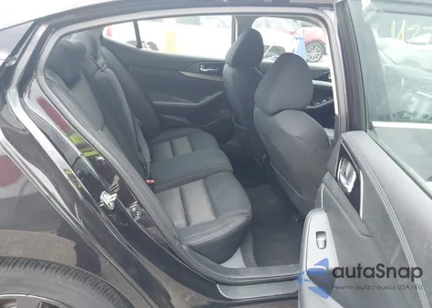 2016 Nissan Maxima 3.5 Platinum/3.5 S/3.5 Sl/3.5 Sr/3.5 Sv z USA, uszkodzony, nr VIN 1N4AA6AP9GC444573